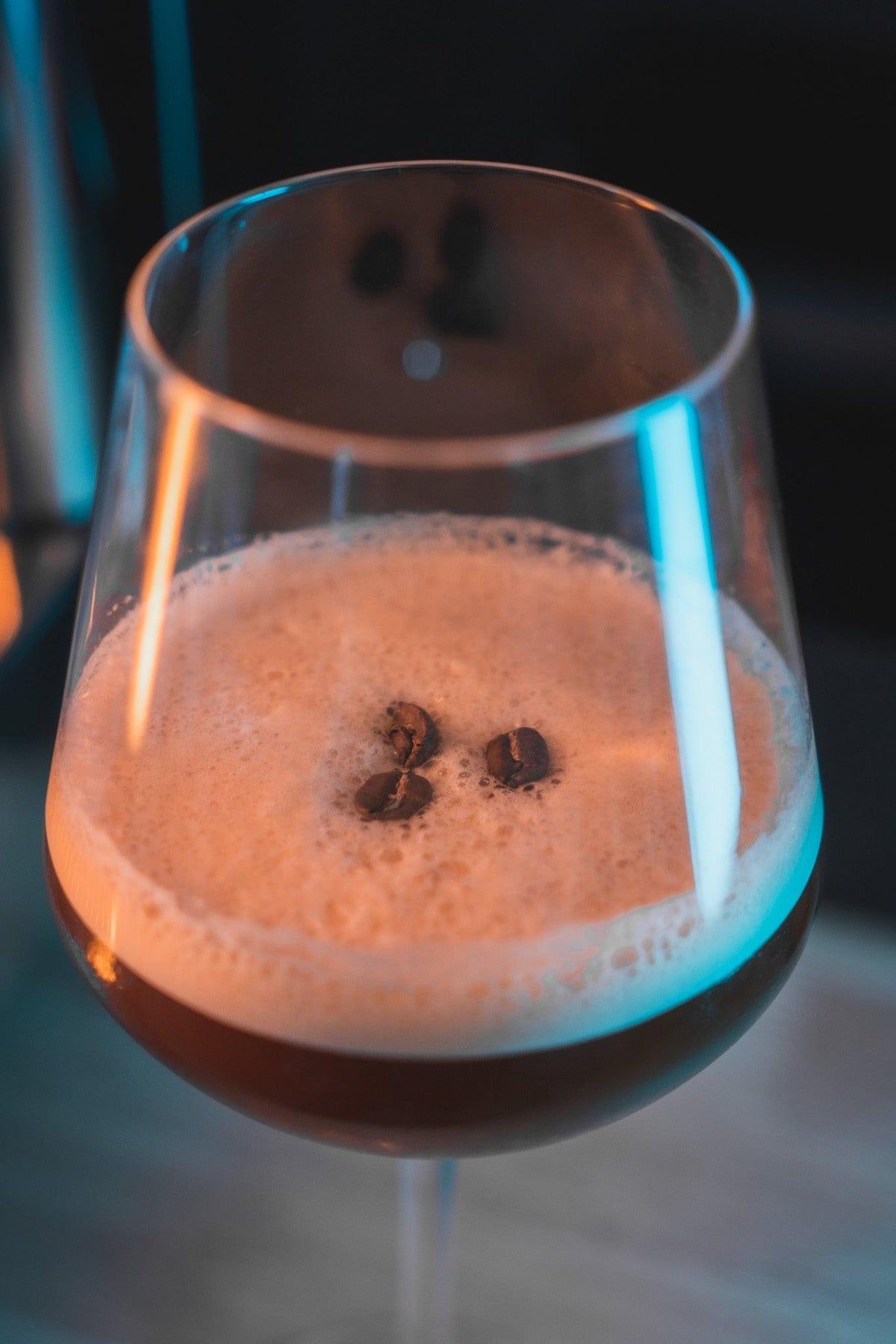 Espresso Martini : Revisiter un classique pour les amateurs de café